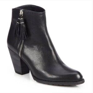 Stuart Weitzman Prancing Tassel Black Leather Side Zip Boots Size 8 VGUC